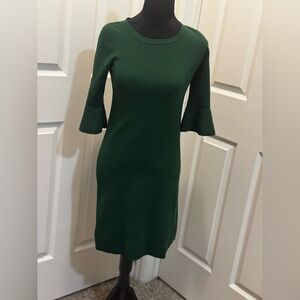 ✨NWT✨ Ann Taylor Rich Green Hue 3/4 Bell Sleeves